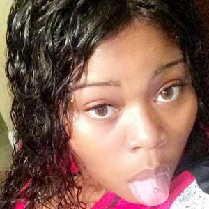 Meet your Posher, Lynitra